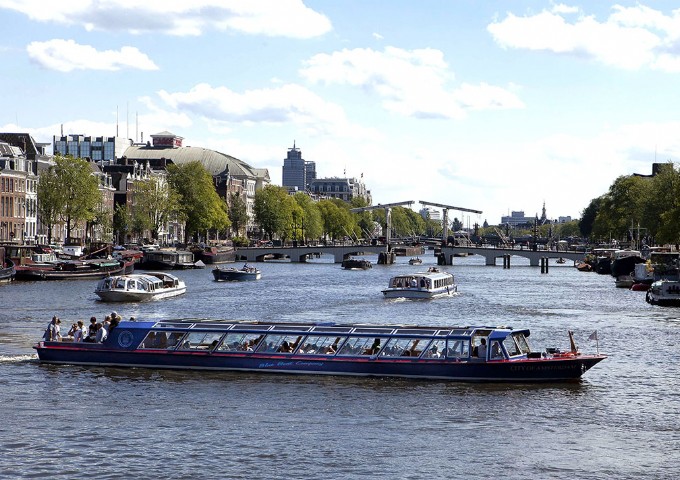 Blue Boat: Amsterdam vanaf de gracht - Evenement Organiseren